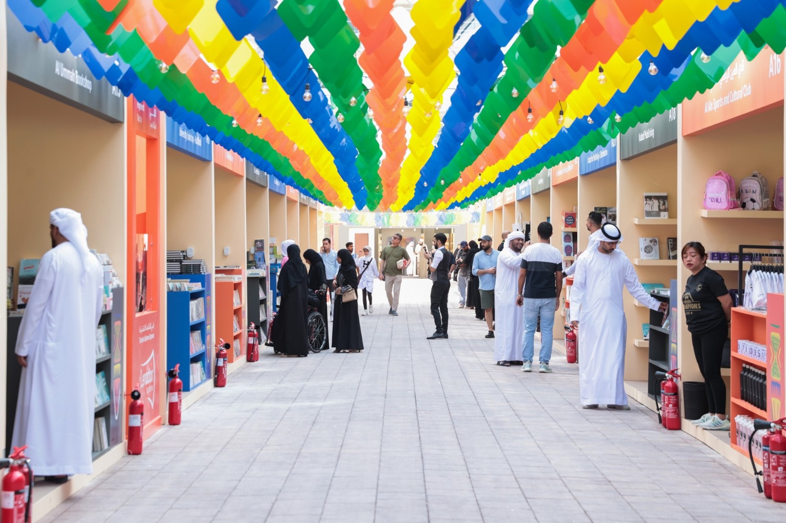 بدعم من مركز أبوظبي للغة العربية ناشرات إماراتيات يثرين مهرجان العين للكتاب بإبداعاتهن